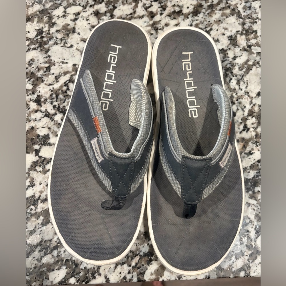 Hey Dude Mens Gray Sandals Flip Flops